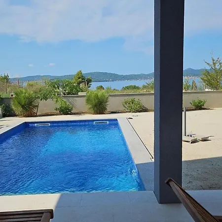 With Sea View And Pool Apartment *