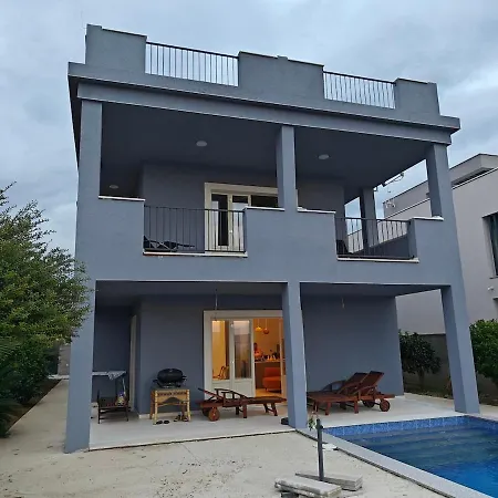With Sea View And Pool *